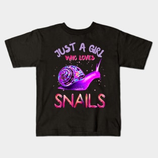 Just a girl who loves snails Kids T-Shirt